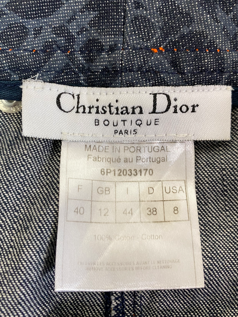 Dior gonna vintage in denim. (L)